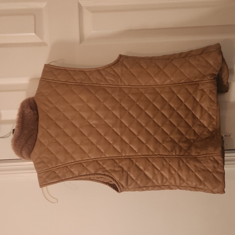 Vest - Picture 6 of 6